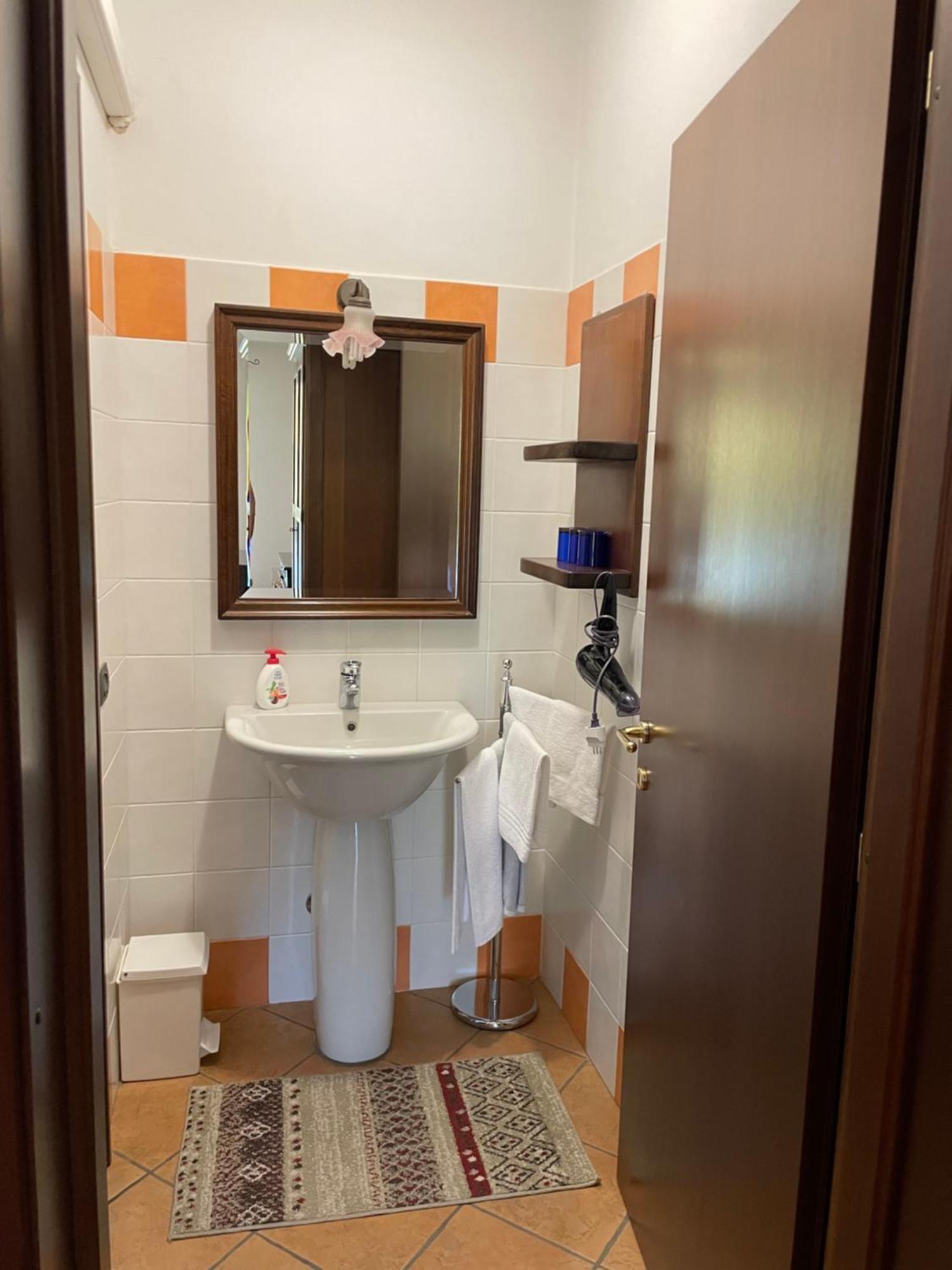 Agriturismo Le Viole Barolo Bagian luar foto