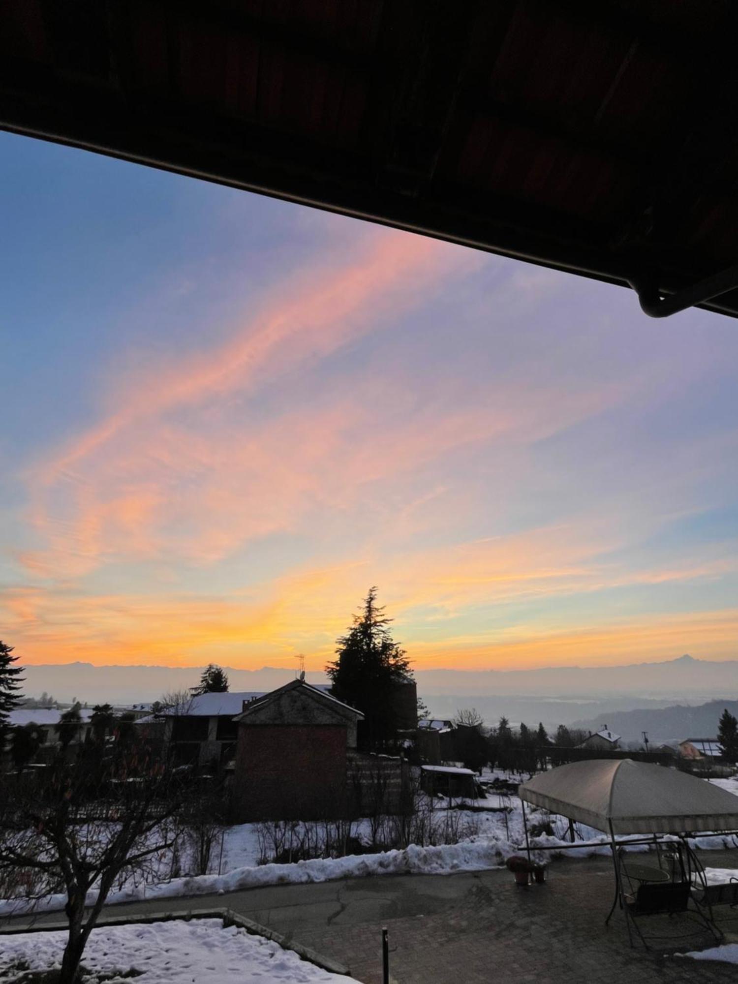 Agriturismo Le Viole Barolo Bagian luar foto